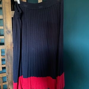 Ralph Lauren 100% navy/red, silk pleated knit skirt, US L (fits XL too), EUC.